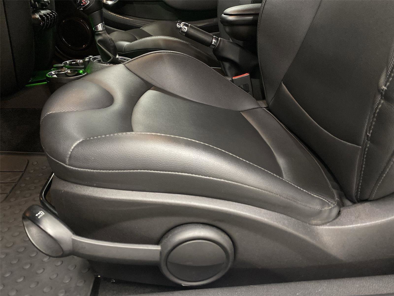 Used 2015 MINI Cooper Roadster S image 18