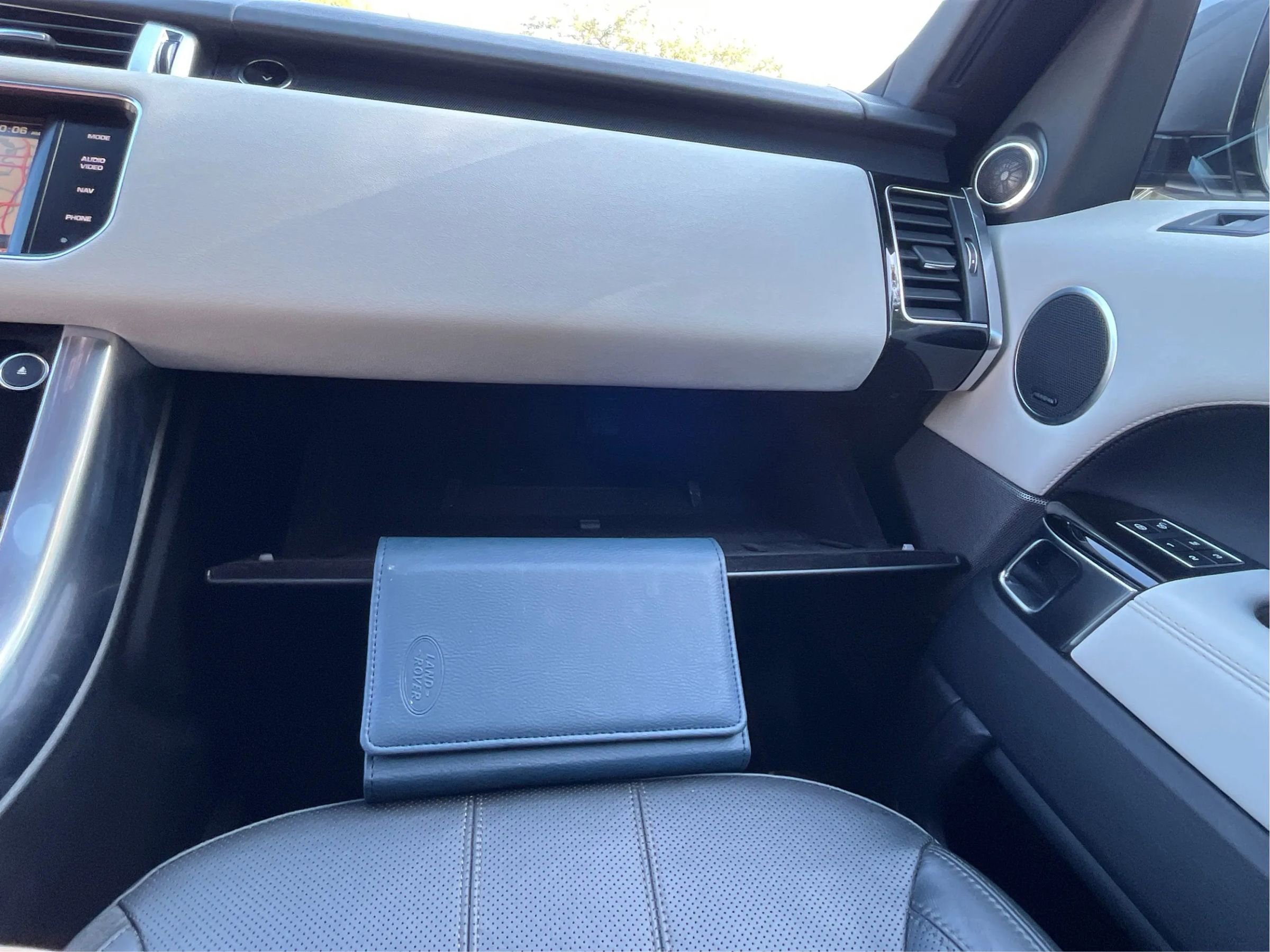 Used 2014 Land Rover Range Rover Sport Supercharged AWD/4WD image 39