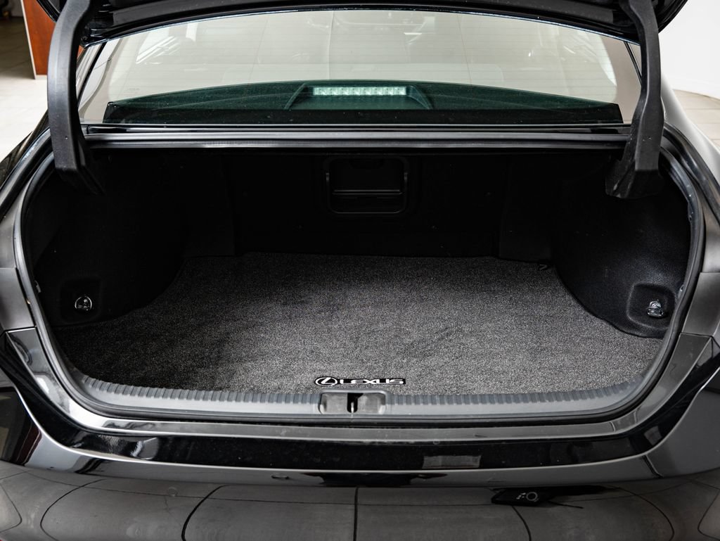 Certified 2020 Lexus ES 300h Ultra Luxury w/ Accessory Package FWD image 21