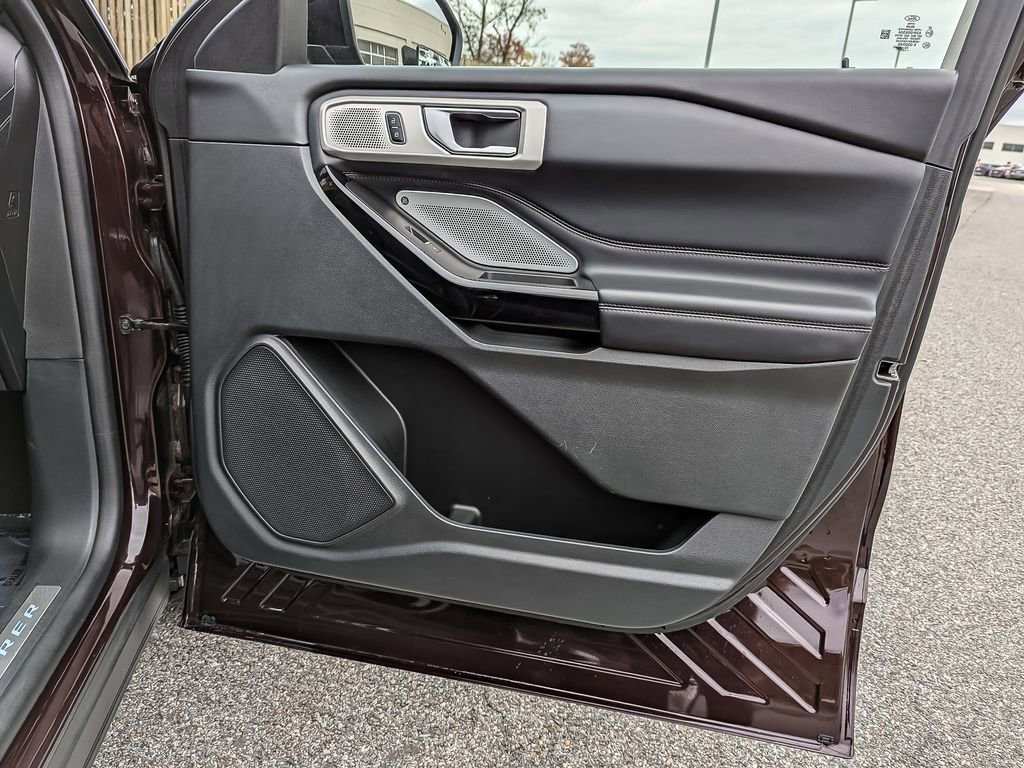 Used 2022 Ford Explorer Platinum w/ Equipment Group 601A image 41