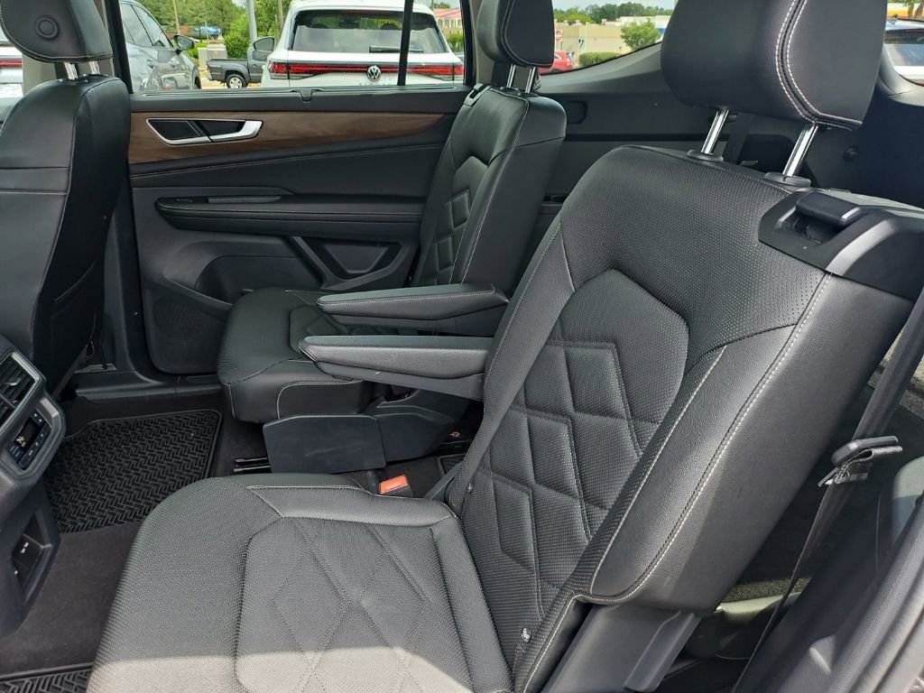 Used 2024 Volkswagen Atlas SE w/ Panoramic Sunroof Package AWD/4WD image 12