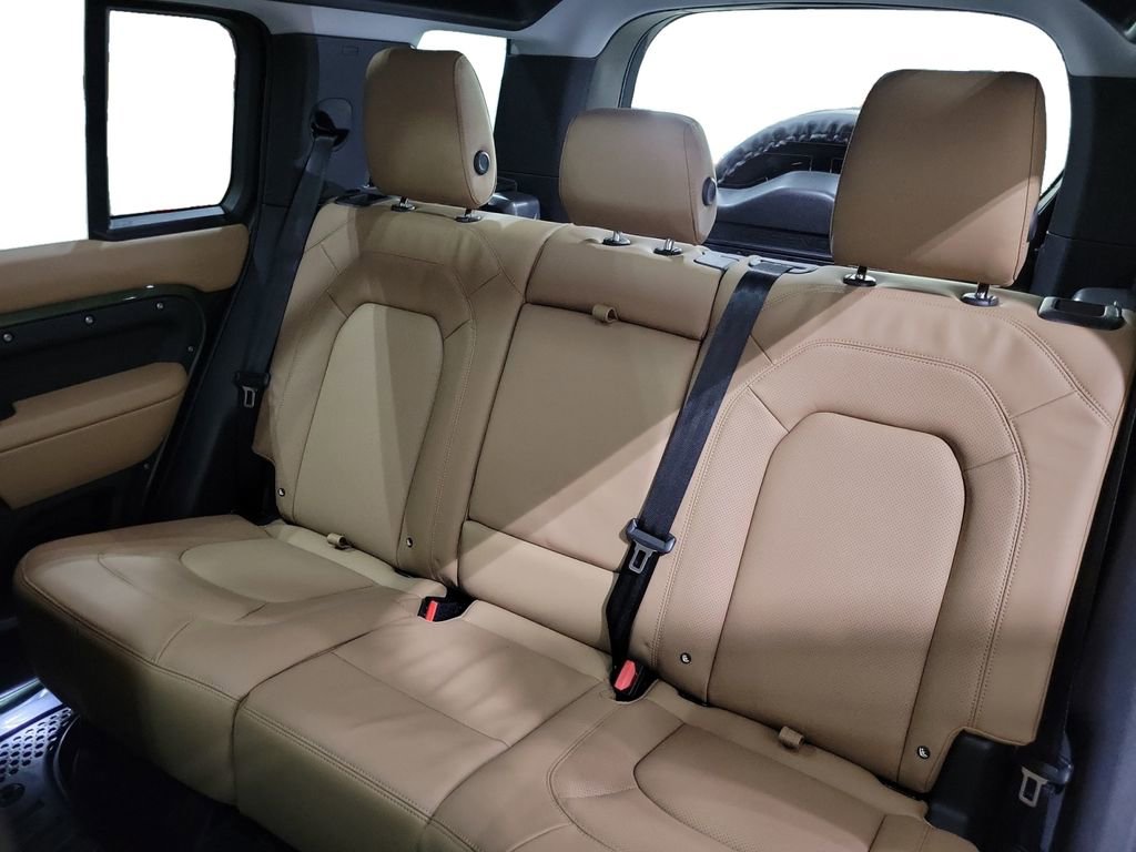 New 2026 Land Rover Defender 110 X-Dynamic SE image 22