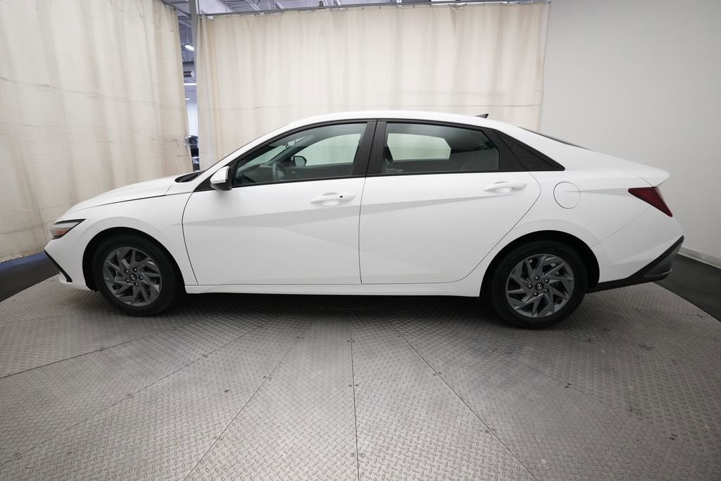Used 2024 Hyundai Elantra SEL FWD image 23