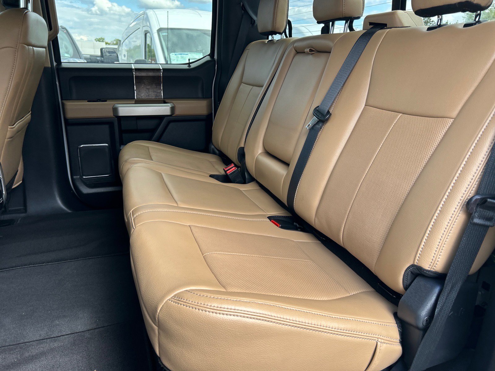 Certified 2022 Ford F350 Lariat w/ Lariat Value Package AWD/4WD image 11