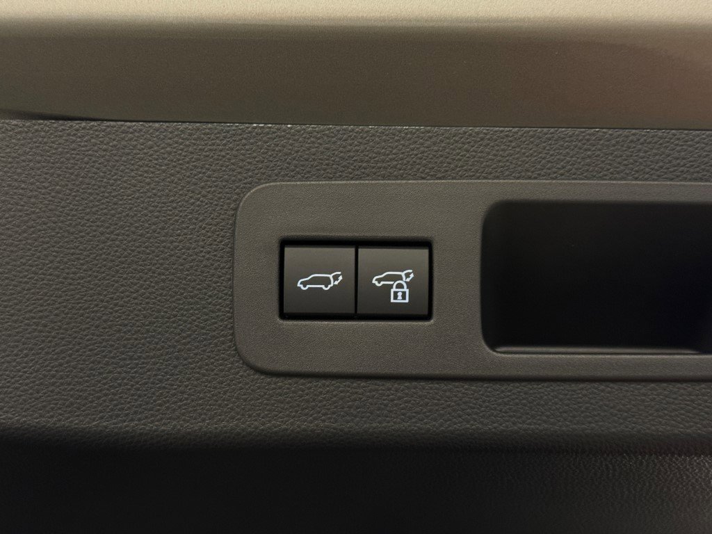 New 2025 Lexus LX 600 4WD w/ Luxury Package image 12