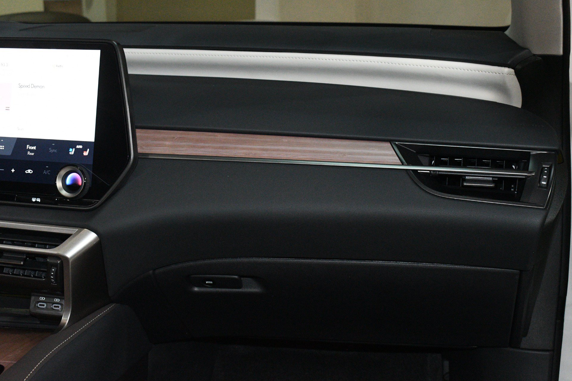 Used 2025 Lexus RX 350 Premium Plus w/ Convenience Package FWD image 24