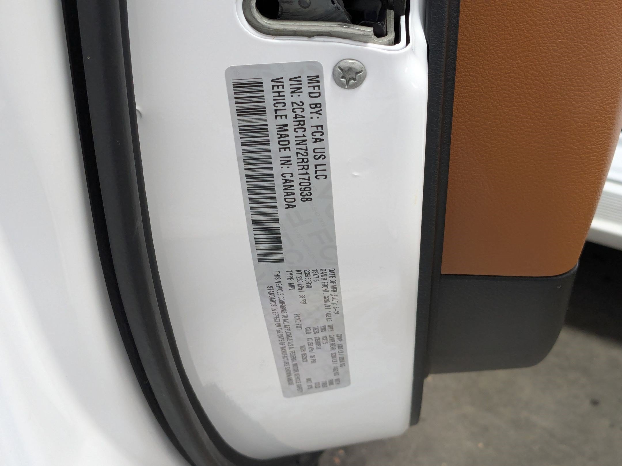 Certified 2024 Chrysler Pacifica Pinnacle FWD image 26