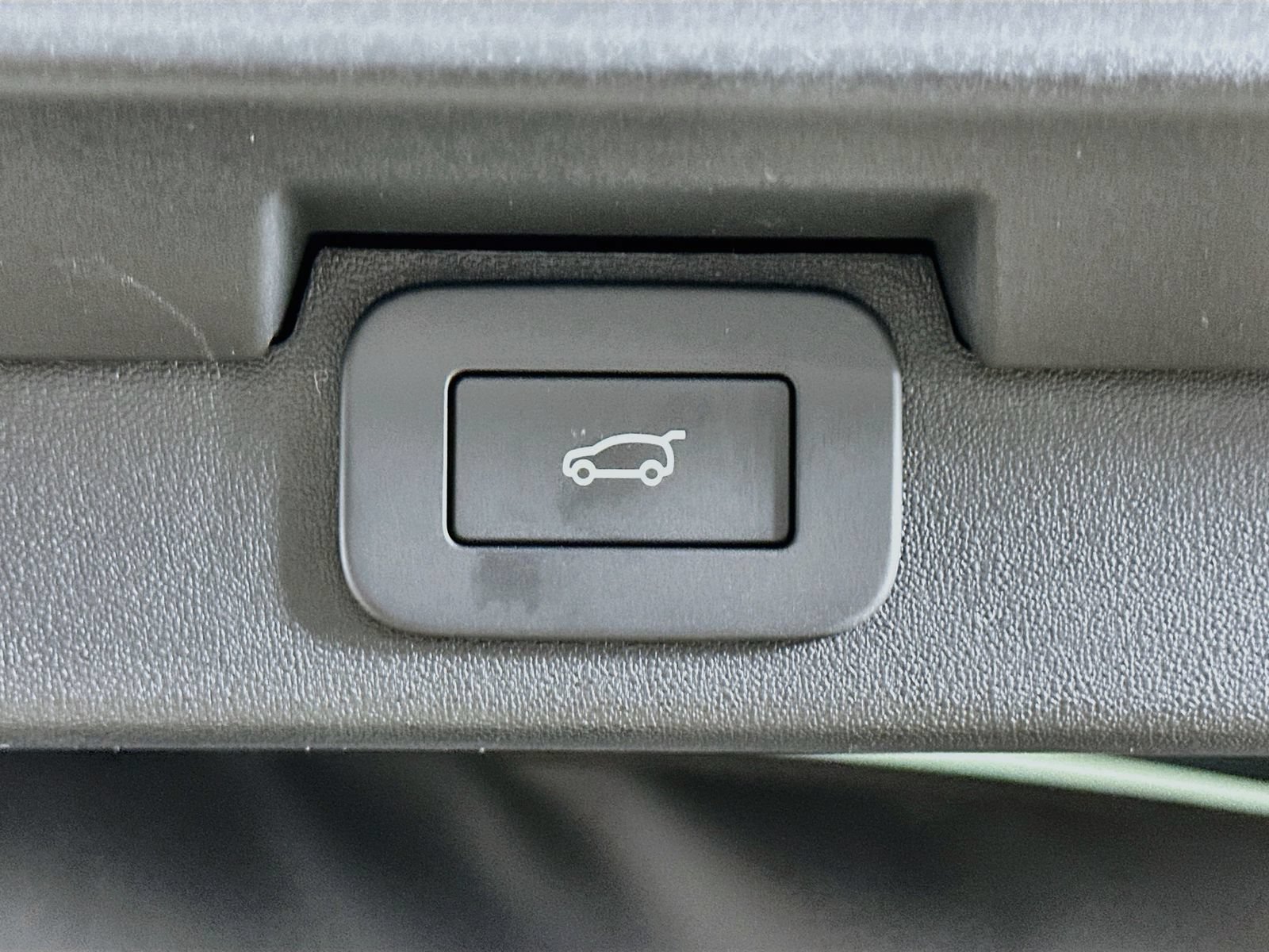 New 2026 Land Rover Discovery S AWD/4WD image 39