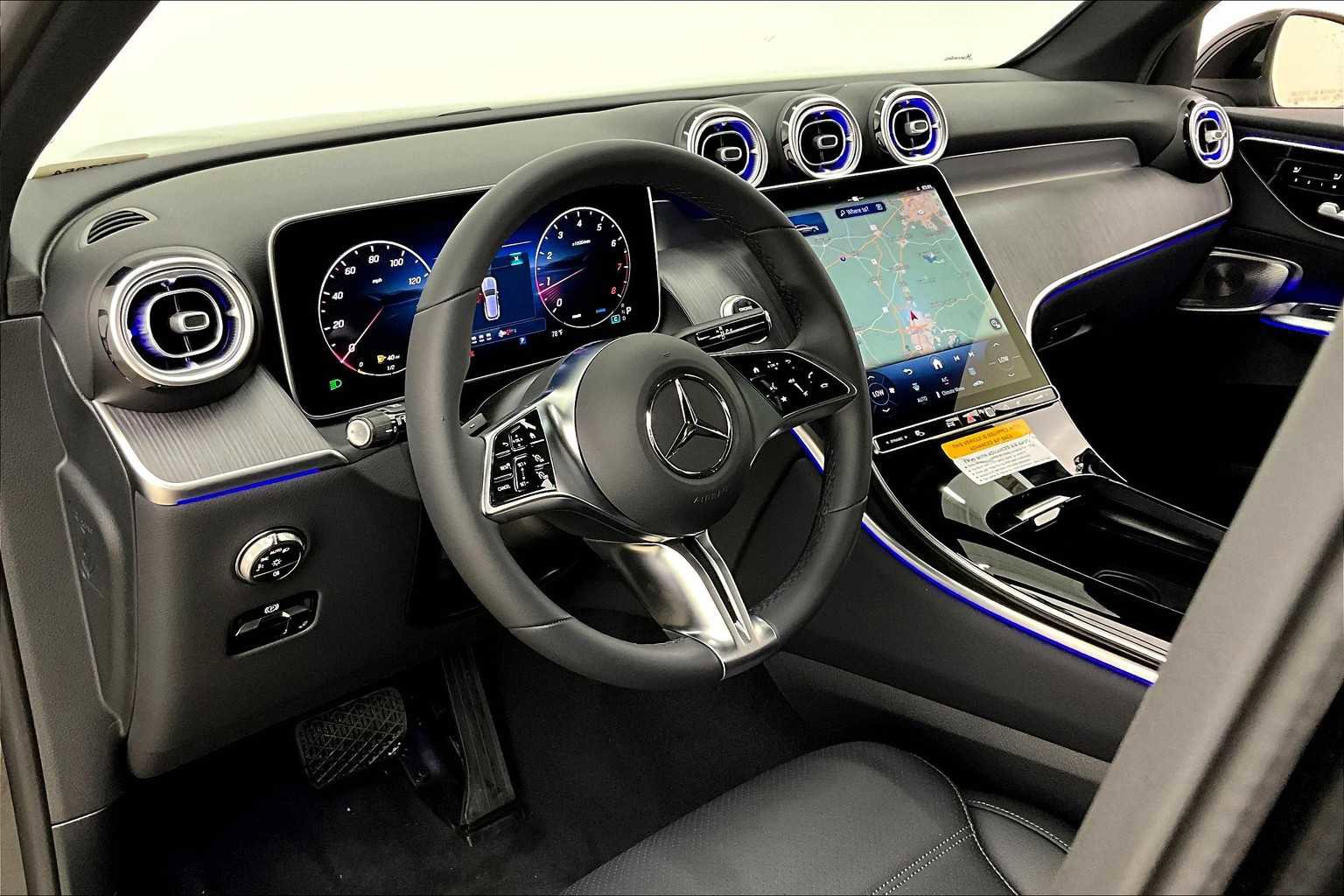 Used 2025 Mercedes-Benz GLC 300 image 8