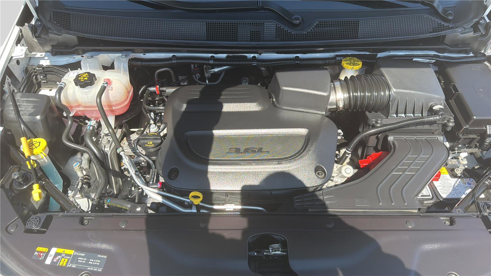 Used 2025 Chrysler Pacifica Select image 25