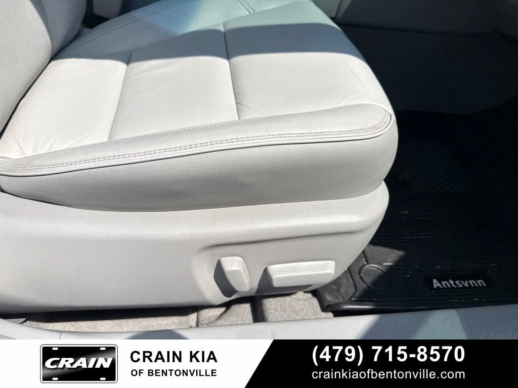 Used 2015 Toyota Camry XLE FWD image 10