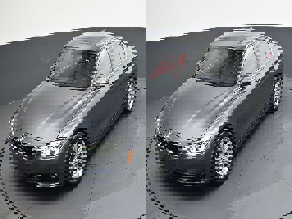 Used 2018 BMW 330i xDrive Sedan w/ Convenience Package image 28