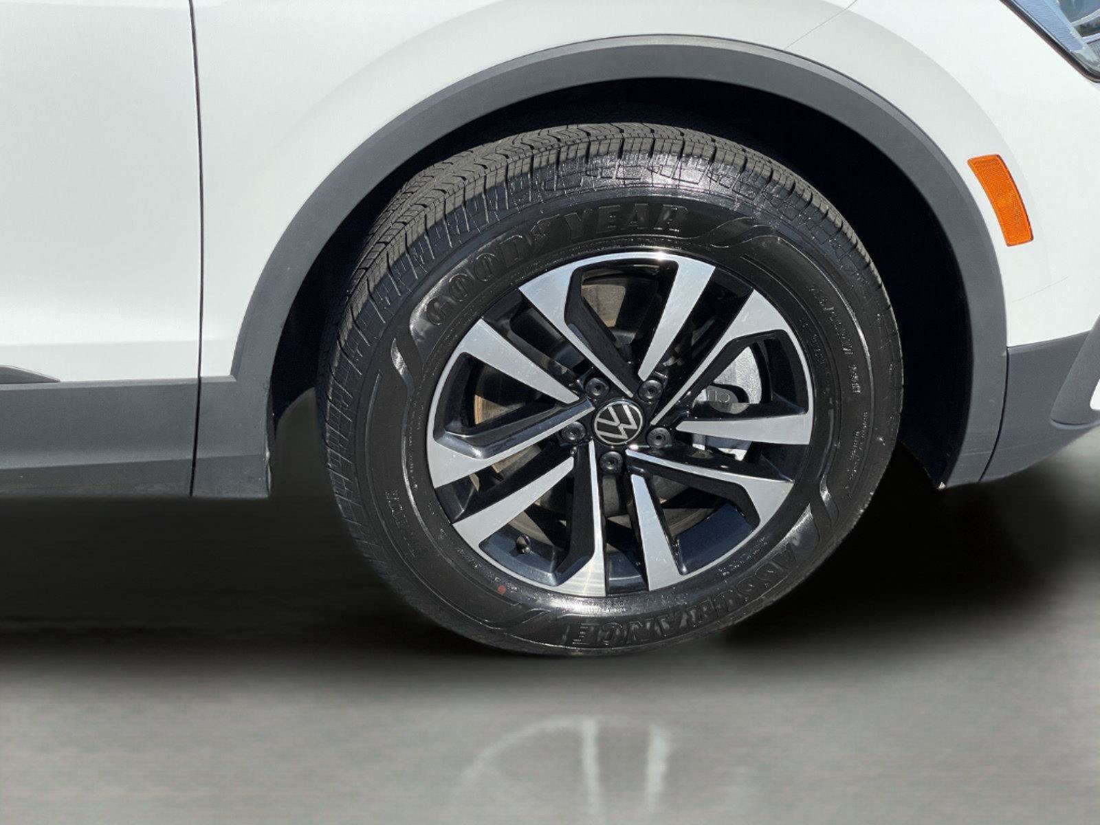 Used 2024 Volkswagen Tiguan S AWD/4WD image 32