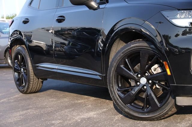 Used 2021 Buick Envision Essence w/ Sport Touring Package FWD image 3