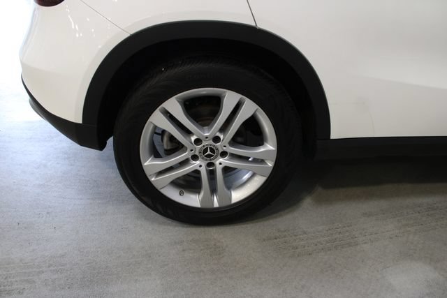 Used 2020 Mercedes-Benz GLA 250 4MATIC w/ Premium Package image 35