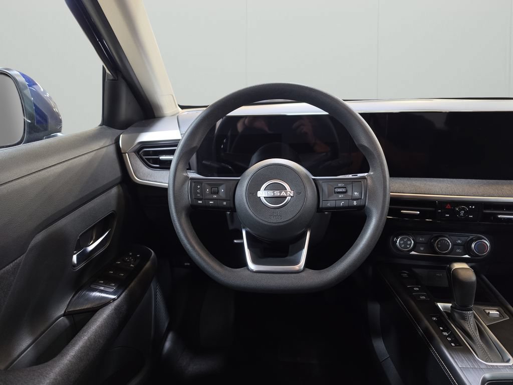 Used 2025 Nissan Kicks SV AWD/4WD image 18