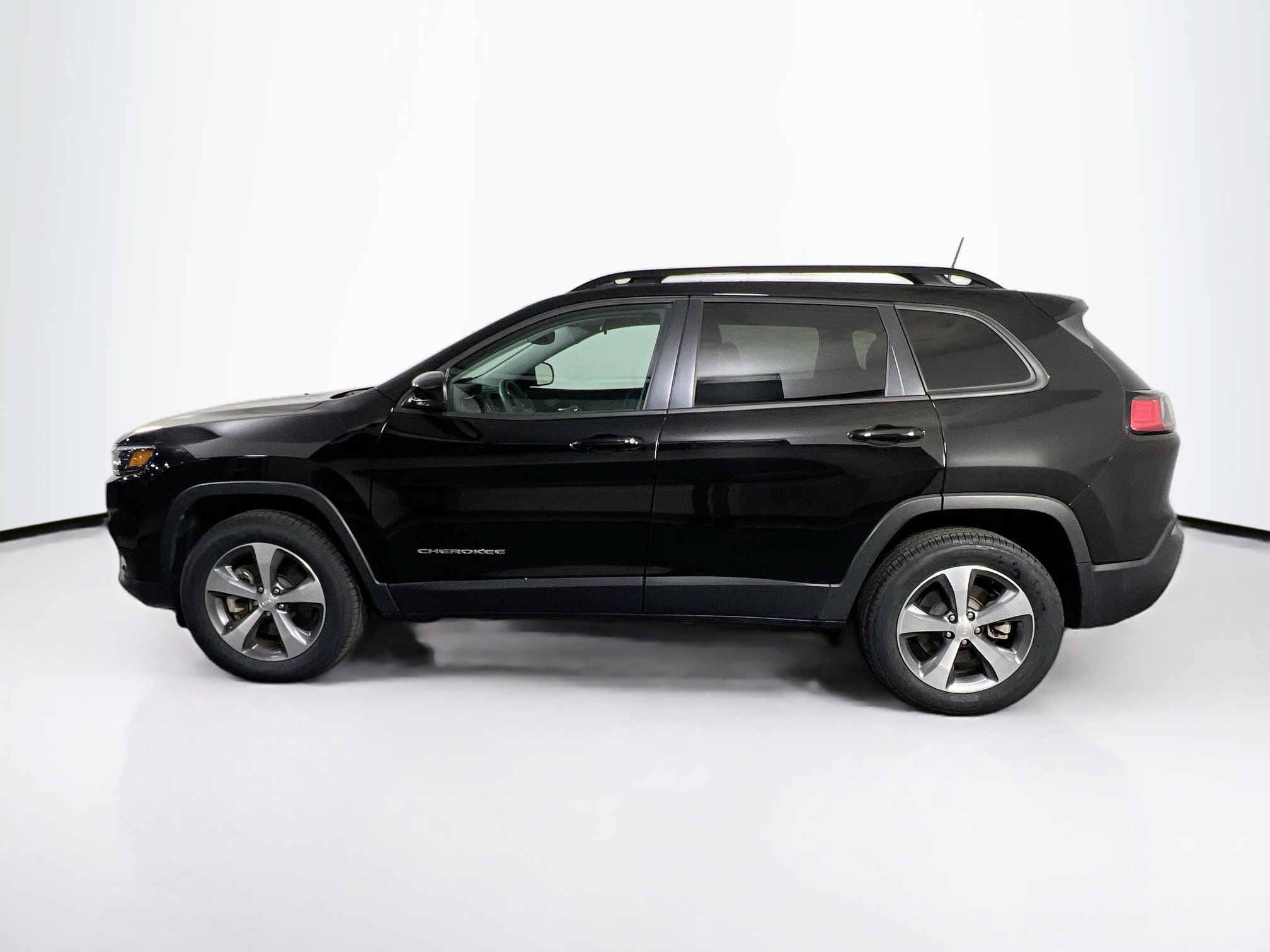 Used 2022 Jeep Cherokee Limited AWD/4WD image 8