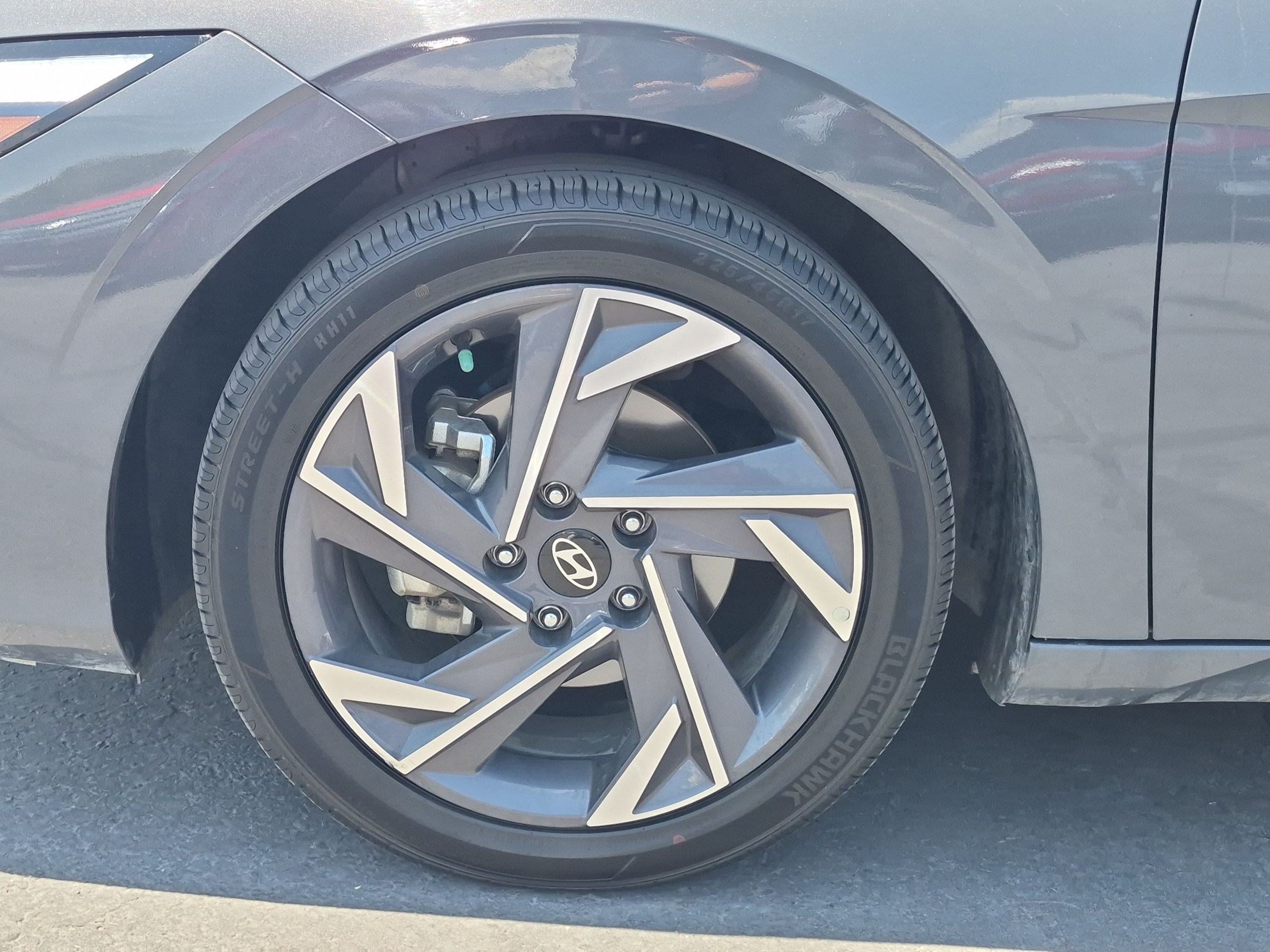 Certified 2025 Hyundai Elantra SEL FWD image 10