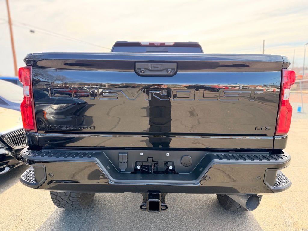 Used 2021 Chevrolet Silverado 2500 LTZ w/ Carhartt Edition AWD/4WD image 7
