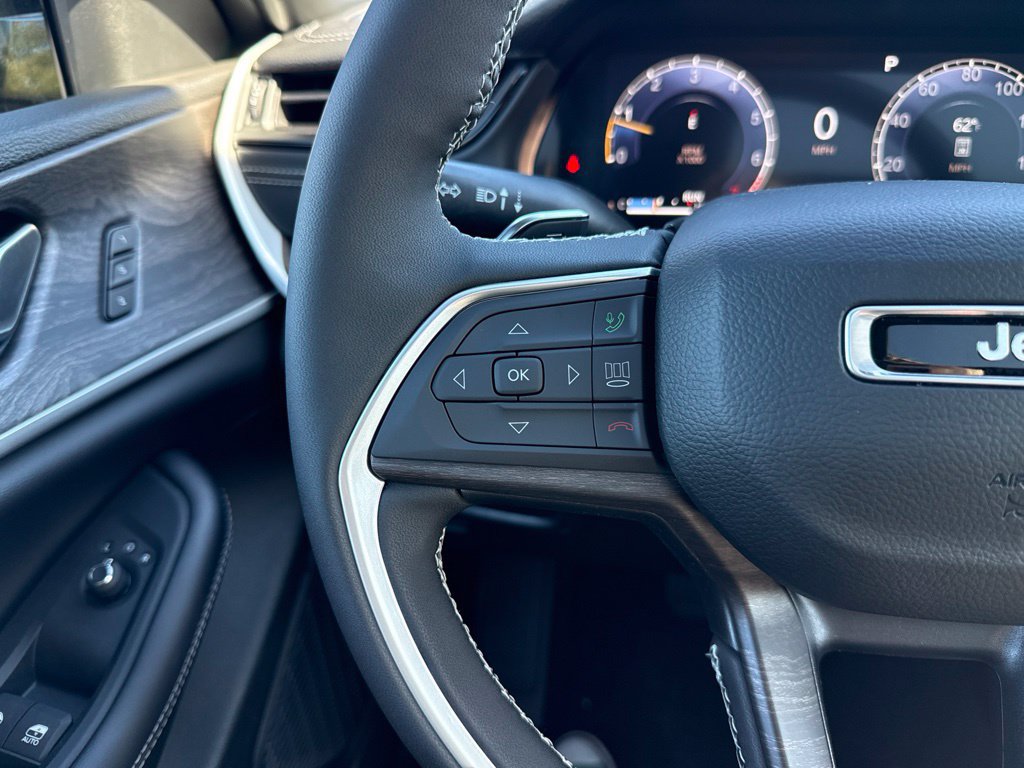 New 2027 Jeep Grand Cherokee Limited AWD/4WD image 34