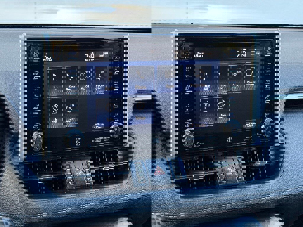 Used 2021 Toyota RAV4 XLE Premium image 15