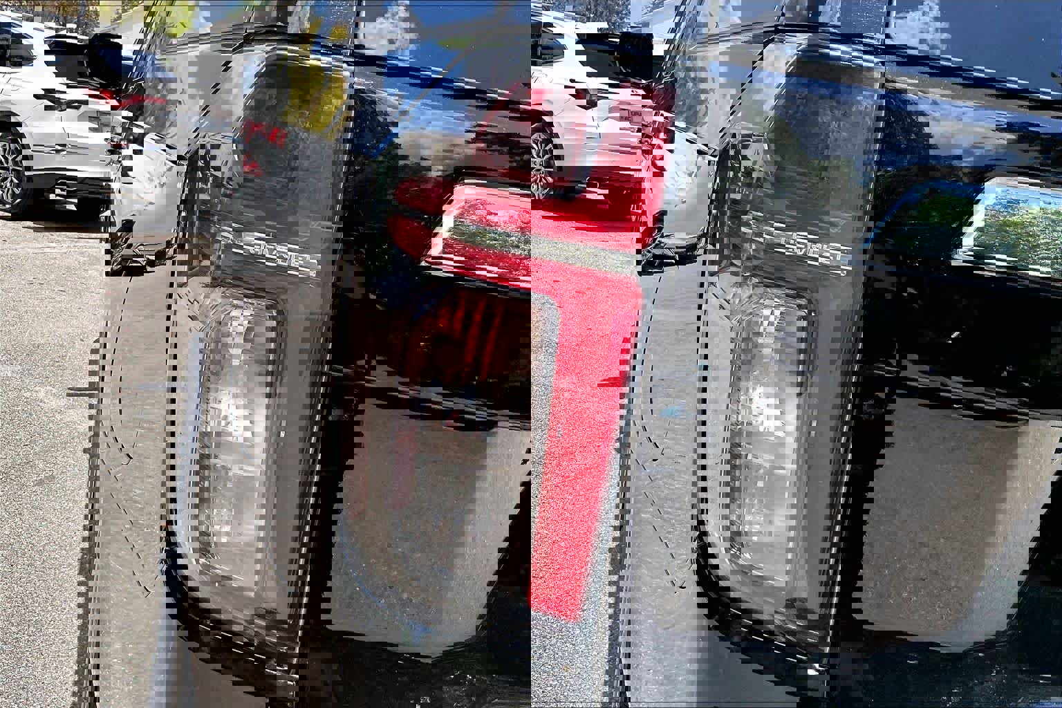 Used 2024 Chevrolet Suburban LT AWD/4WD image 29