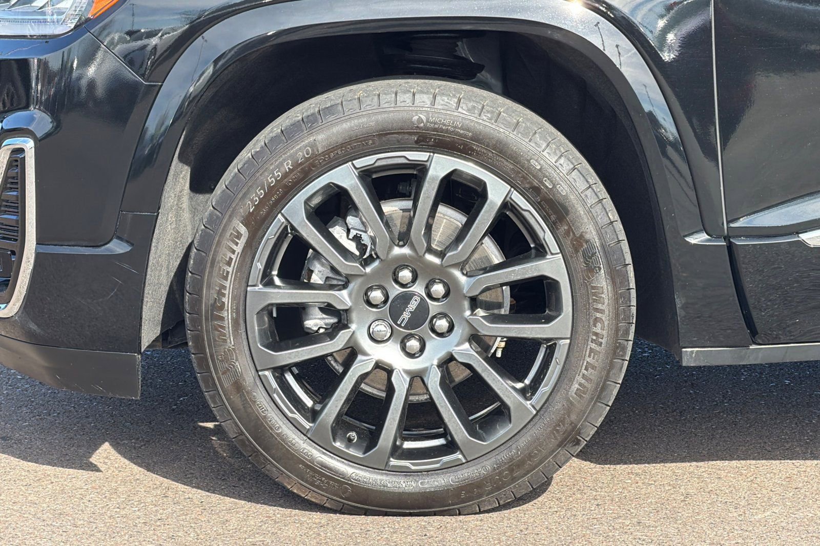 Used 2023 GMC Acadia Denali w/ Black Diamond Edition image 28
