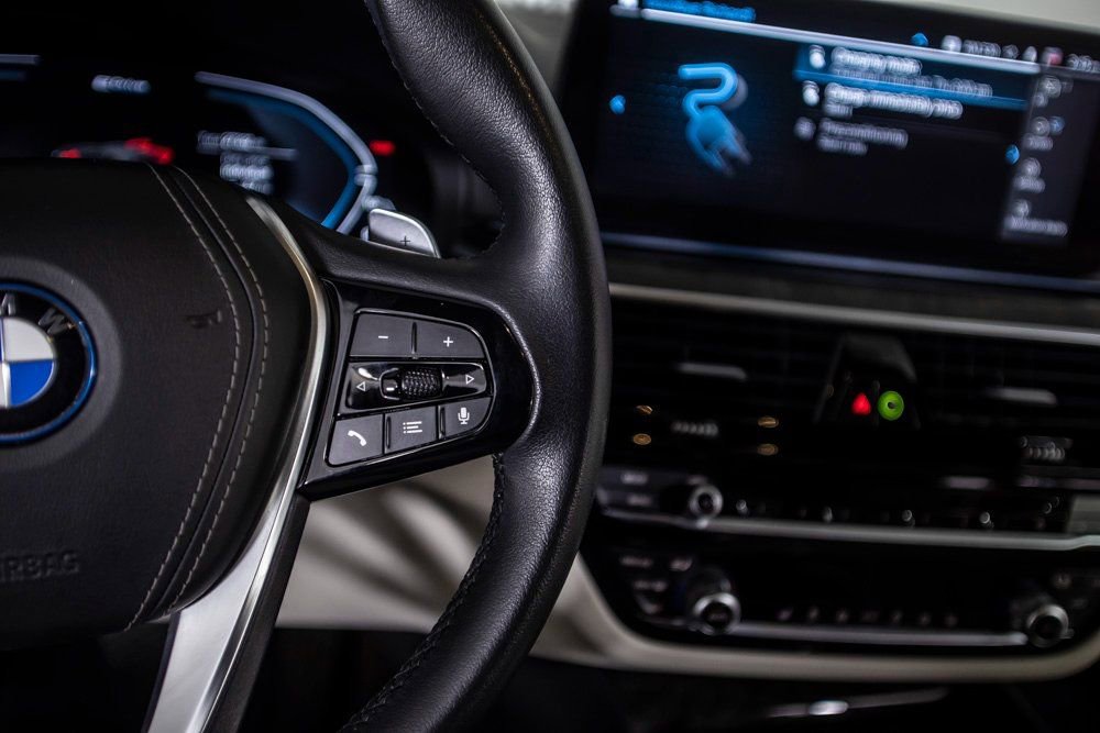Used 2023 BMW 530e w/ Premium Package image 36