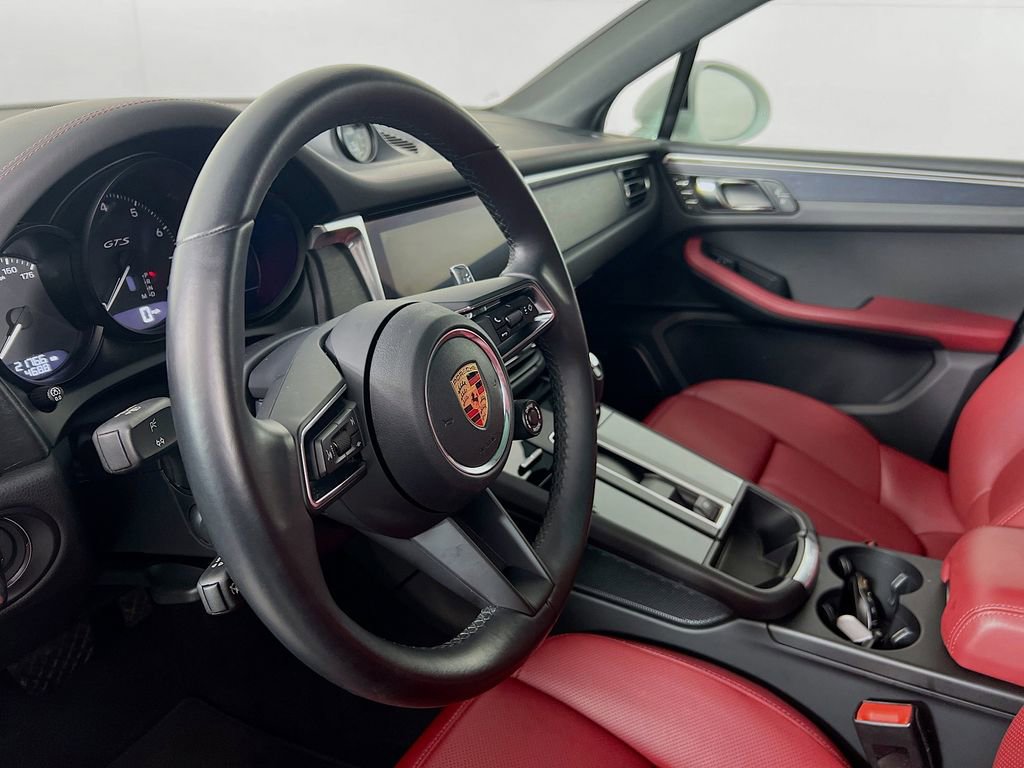 Certified 2023 Porsche Macan GTS image 4