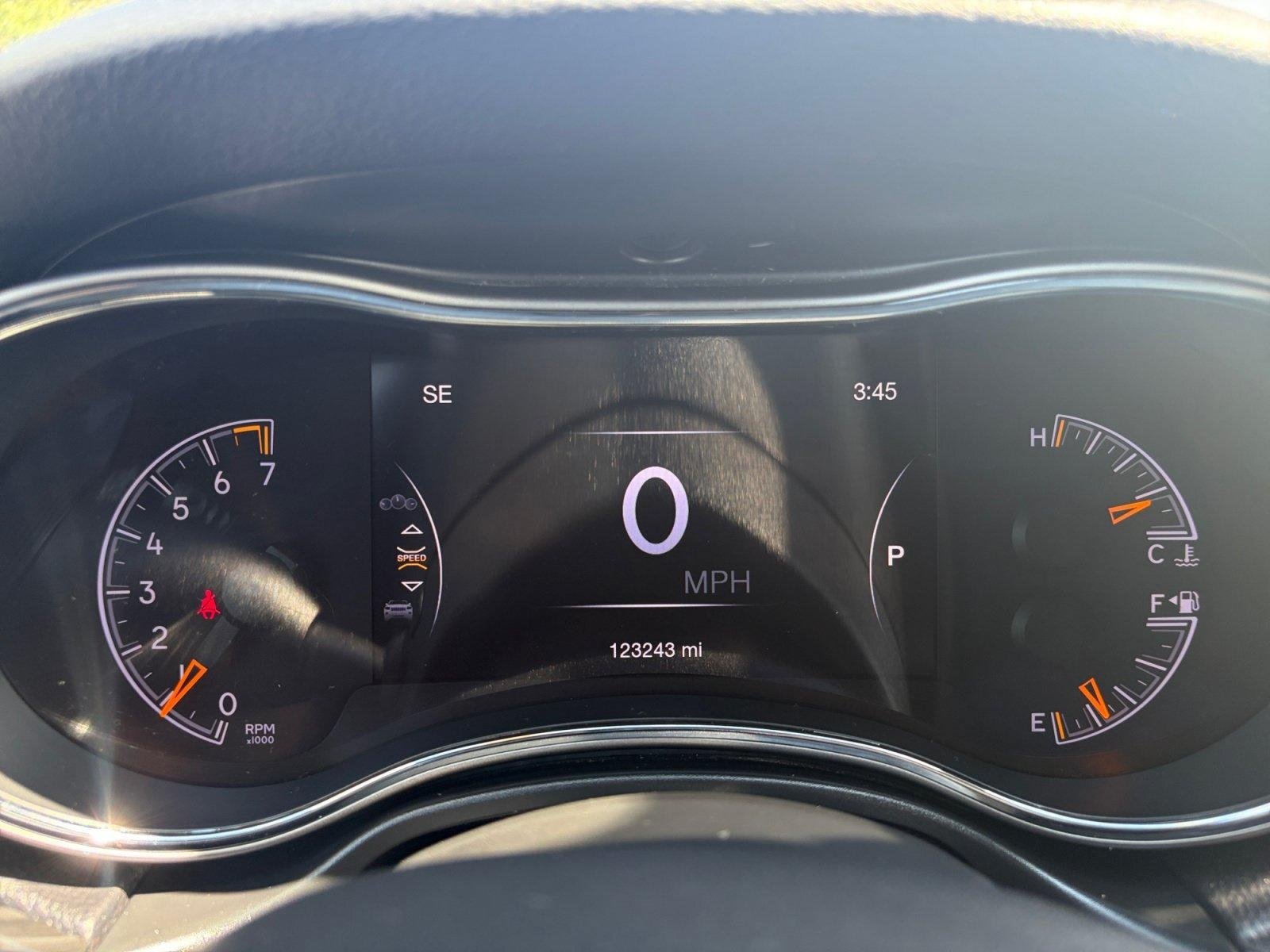 Used 2019 Jeep Grand Cherokee Altitude AWD/4WD image 21