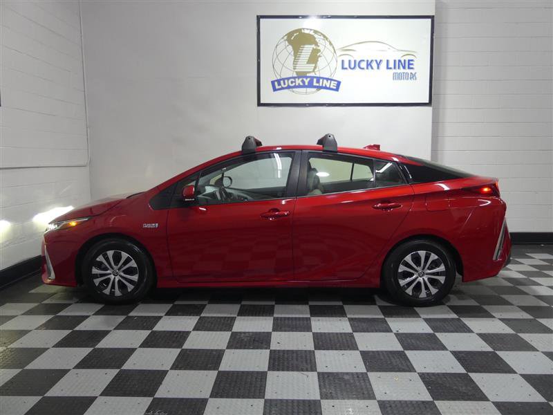 Used 2021 Toyota Prius Prime XLE image 7