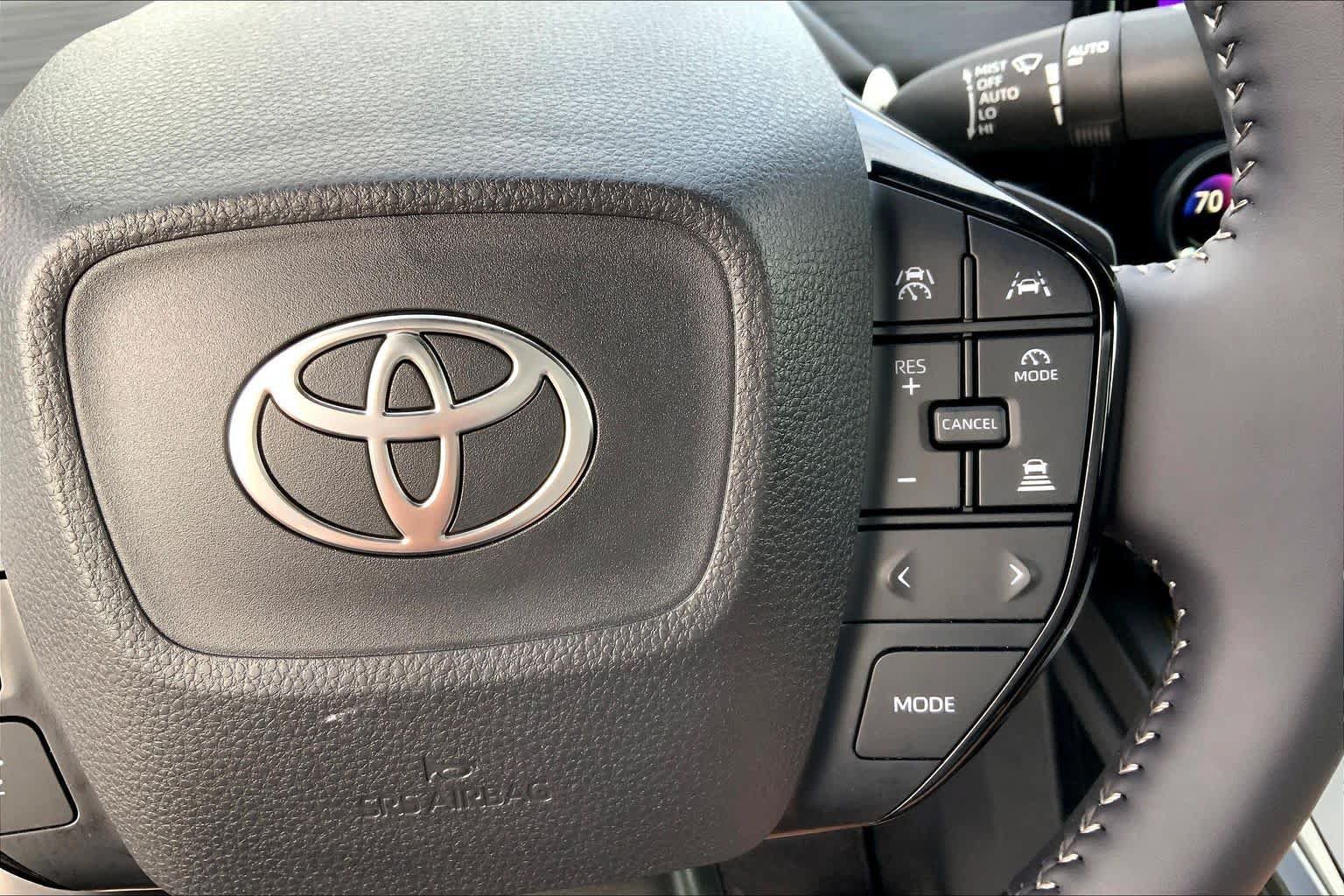 Used 2026 Toyota C-HR AWD/4WD image 24
