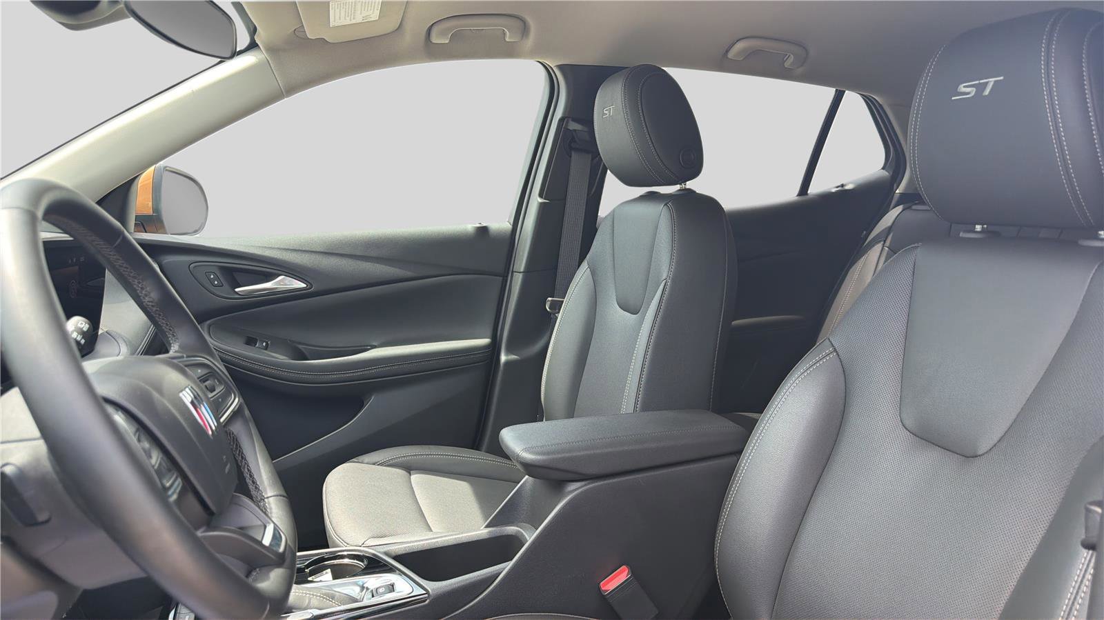 Used 2024 Buick Encore GX Sport Touring w/ Comfort Package AWD/4WD image 16