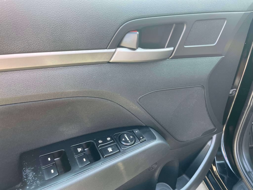Used 2018 Hyundai Elantra Value Edition FWD image 16