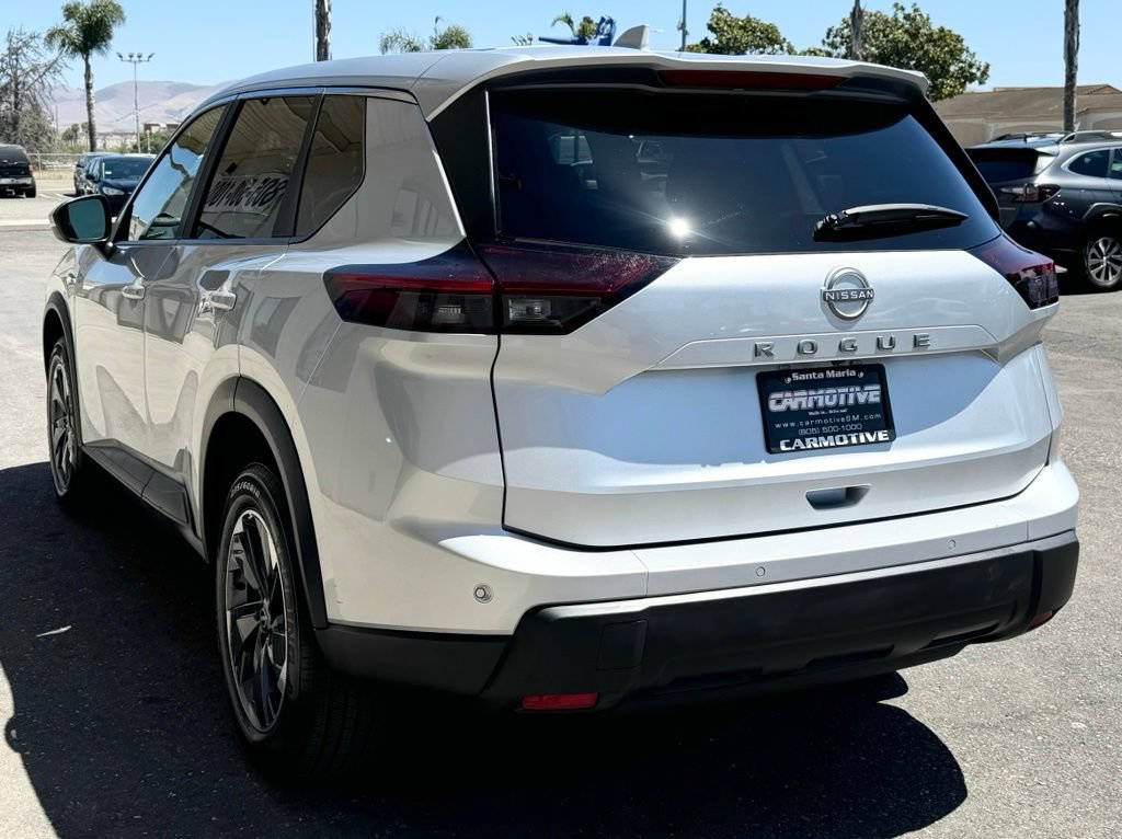 Used 2025 Nissan Rogue SV FWD image 7