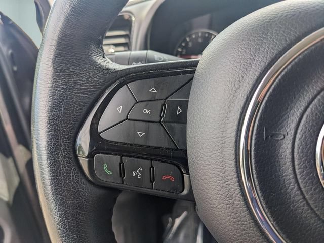 Used 2016 Jeep Renegade Latitude AWD/4WD image 19