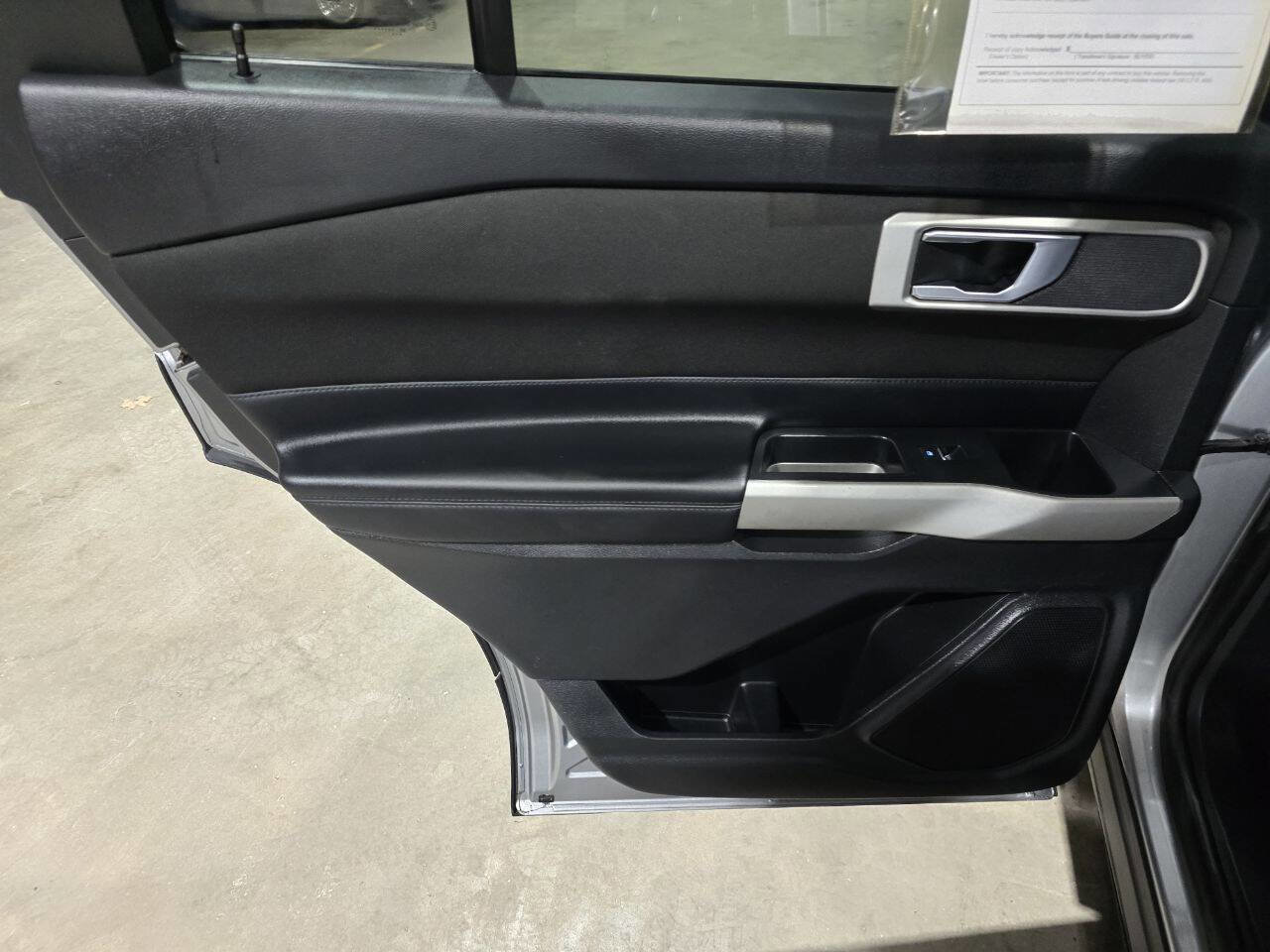 Used 2020 Ford Explorer XLT w/ Comfort Package image 27