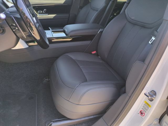 New 2026 Land Rover Range Rover Long Wheelbase SE AWD/4WD image 12