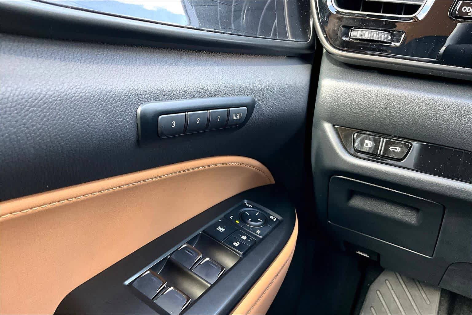 Used 2025 Lexus NX 350 AWD w/ Accessory Package (Z2) image 36
