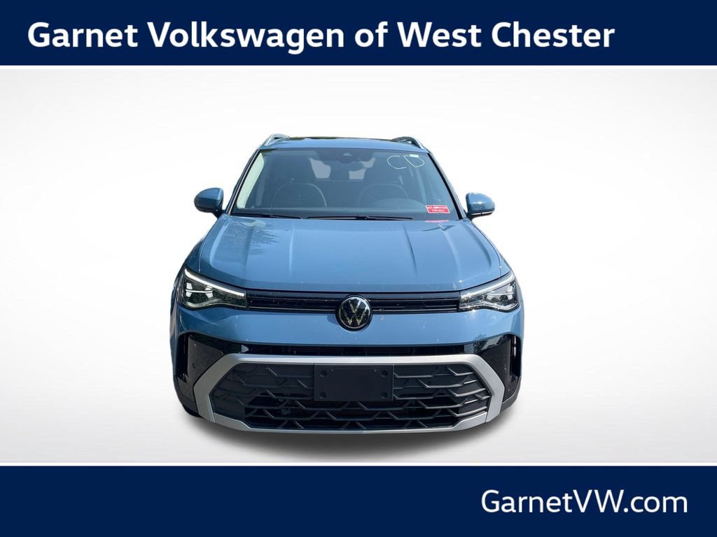 Certified 2025 Volkswagen Taos SE w/ Panoramic Sunroof Package AWD/4WD image 8