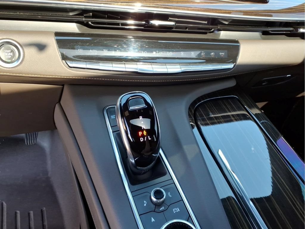 Used 2021 Cadillac Escalade Premium Luxury AWD/4WD image 29