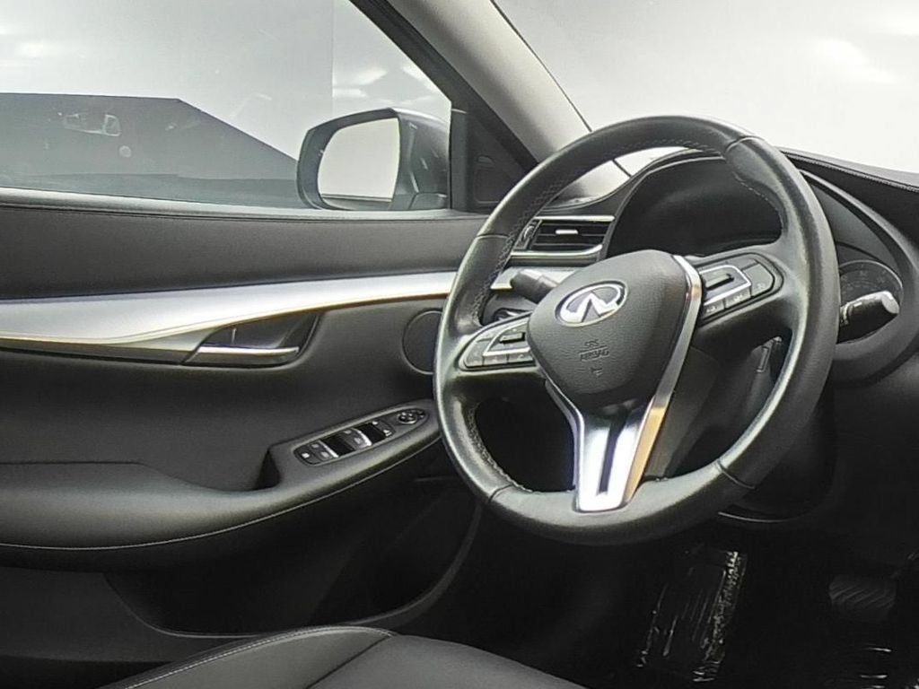 Used 2019 INFINITI QX50 Luxe w/ Navigation Package AWD/4WD image 17