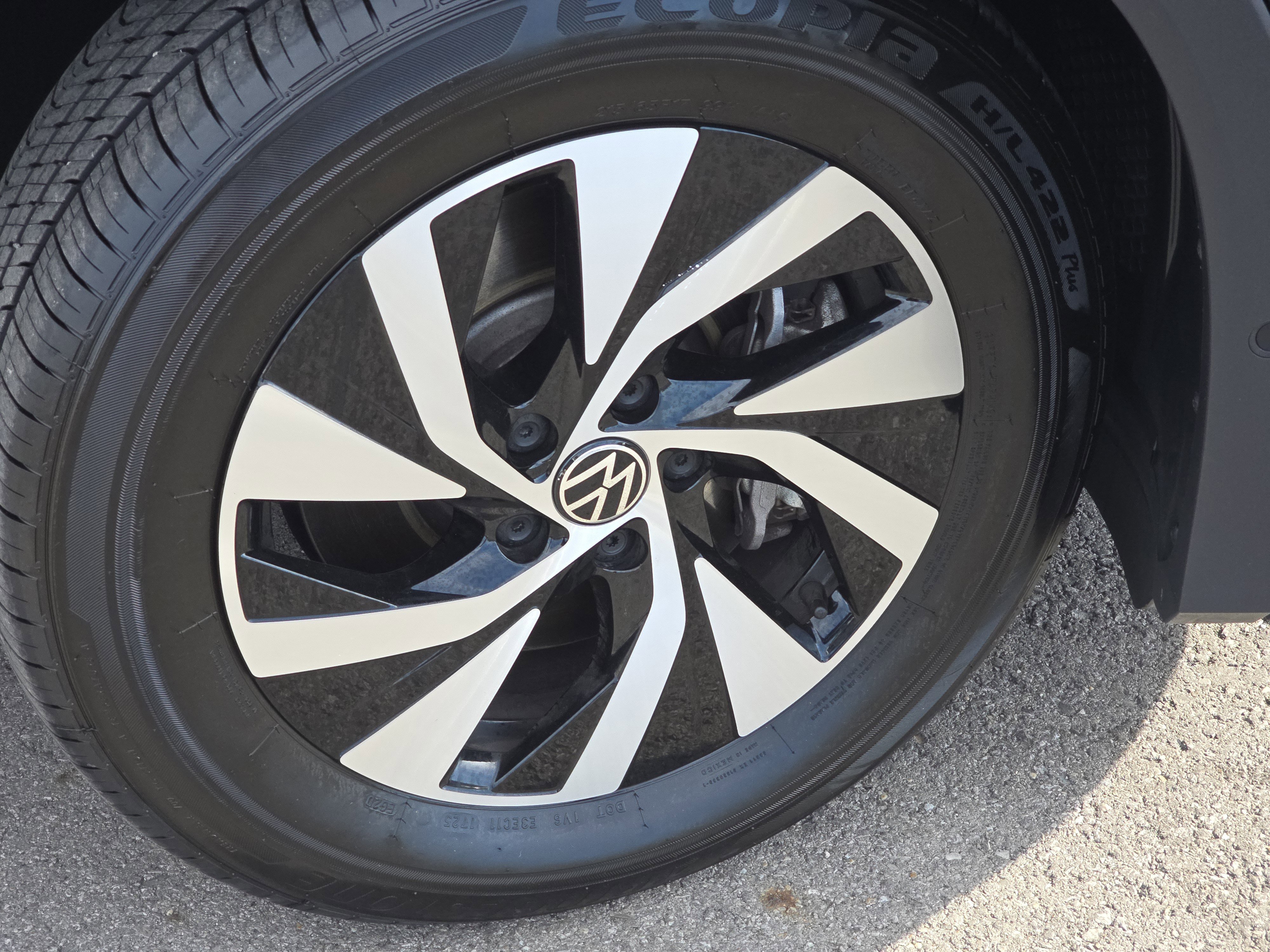 New 2025 Volkswagen Tiguan S AWD/4WD image 13