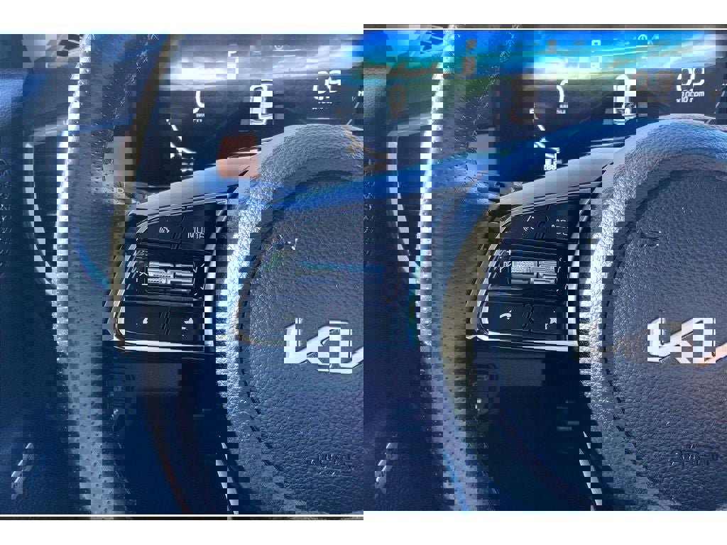 Used 2024 Kia Seltos SX w/ SX Sunroof Package image 20