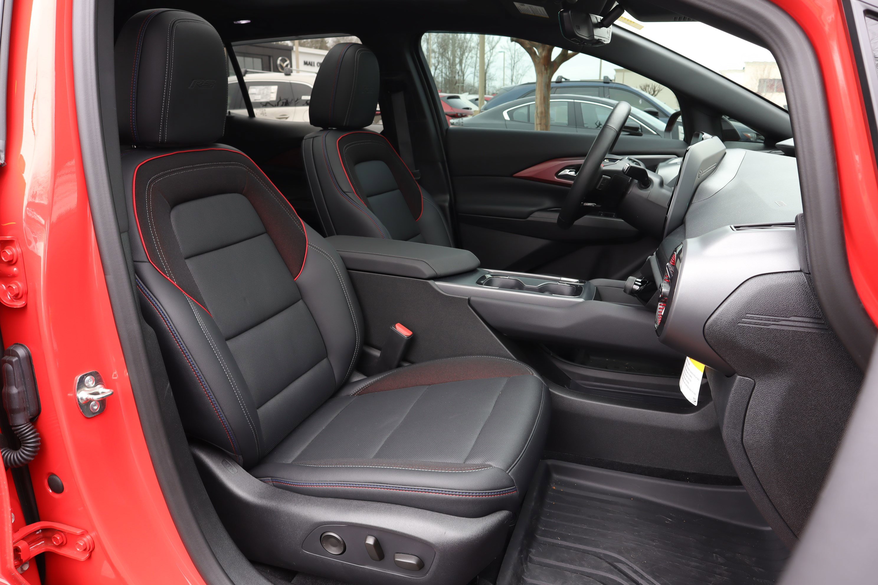 Used 2025 Chevrolet Equinox EV RS w/ Convenience Package II image 25