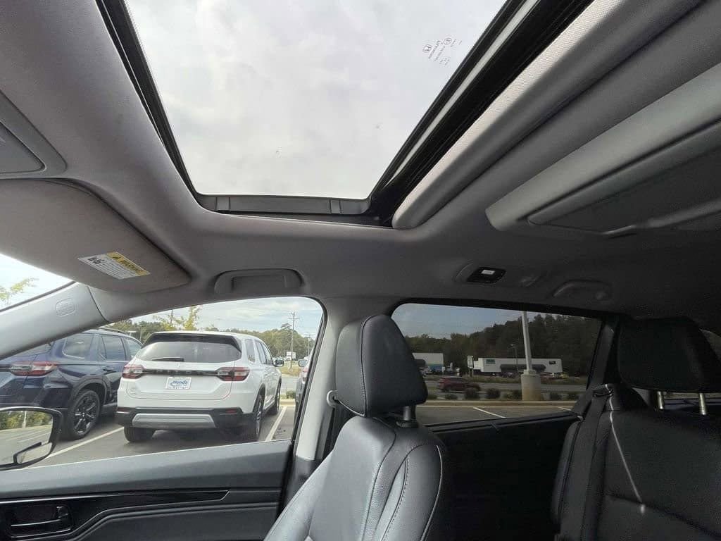 Used 2024 Honda Odyssey Touring image 23