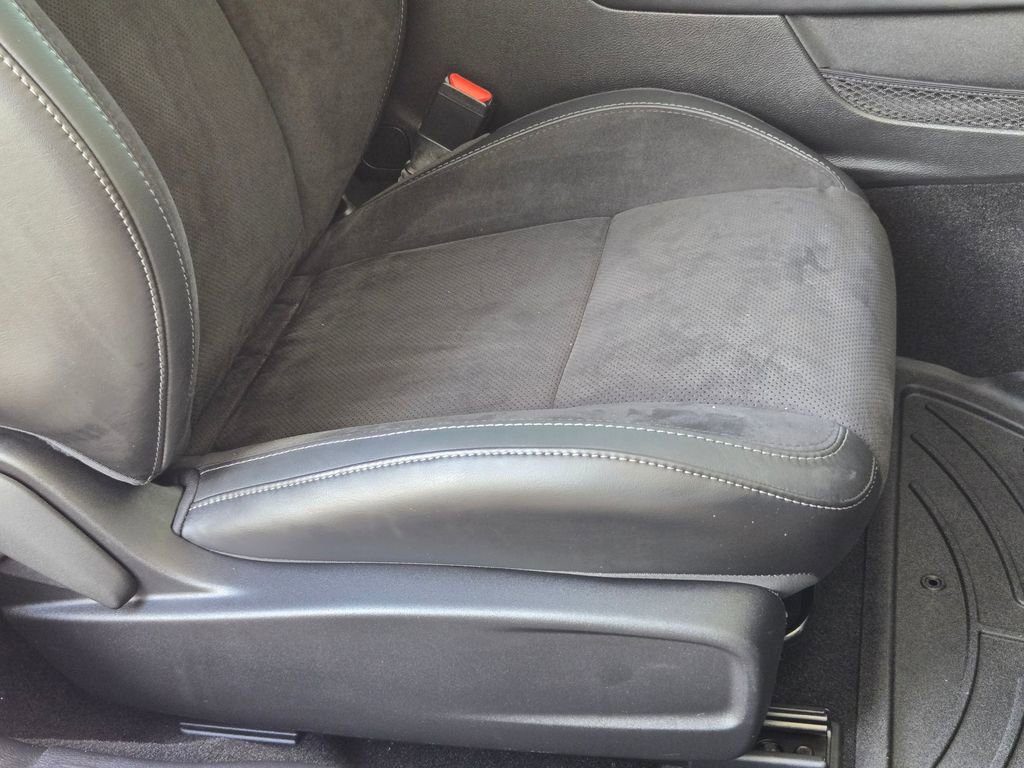 Used 2023 Dodge Challenger GT w/ Plus Package image 27