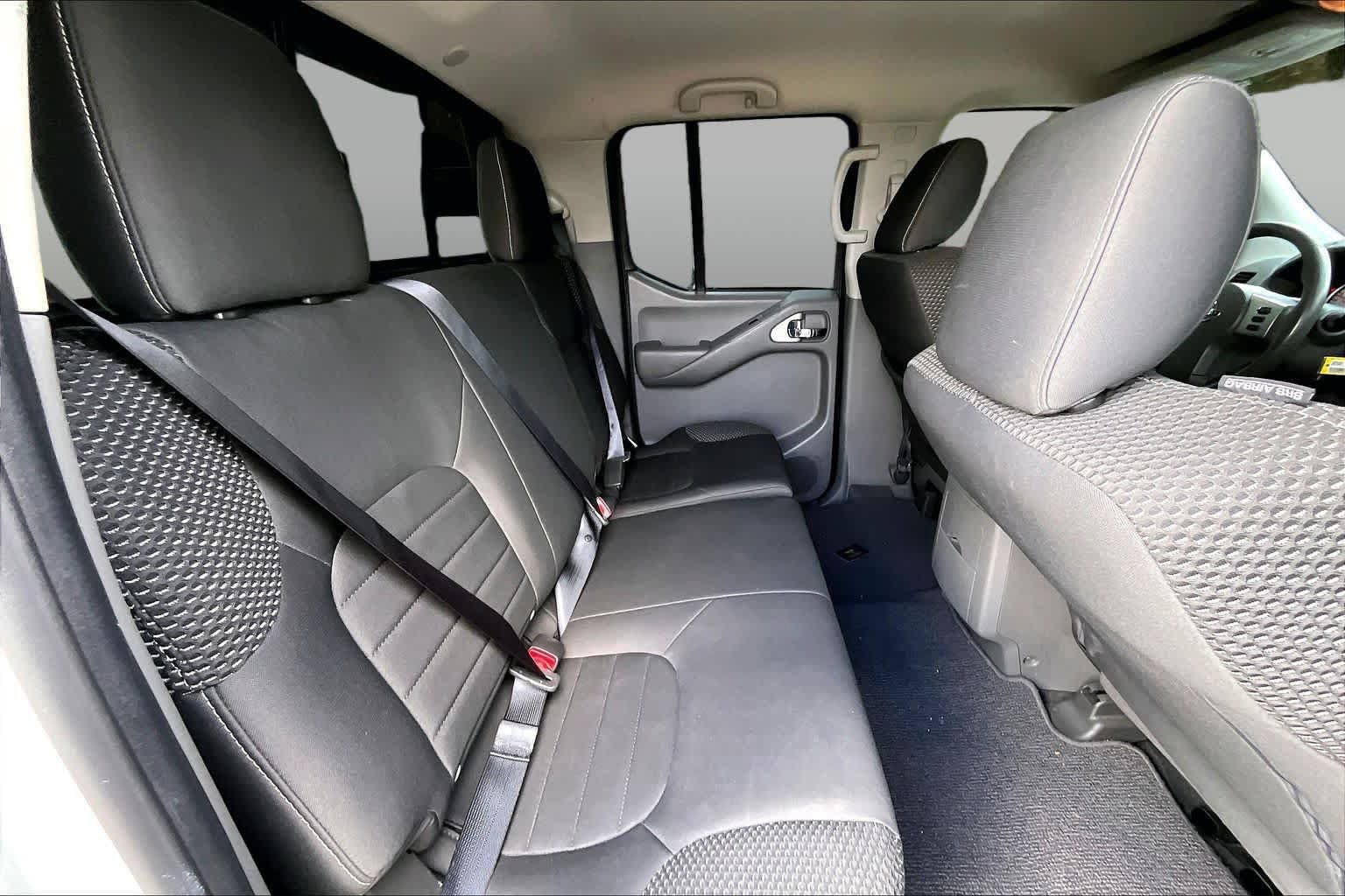 Used 2018 Nissan Frontier SV RWD image 19