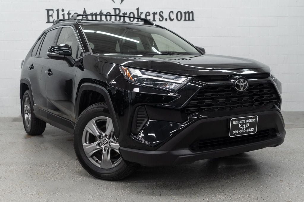 Used 2025 Toyota RAV4 XLE w/ Convenience Package AWD/4WD image 7