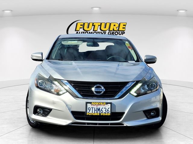 Used 2017 Nissan Altima 2.5 SL w/ 2.5 Technology Package FWD image 2